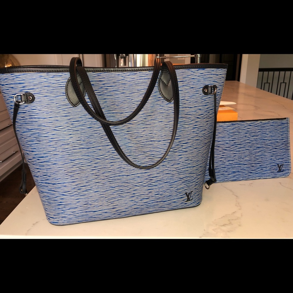 Authentic Louis Vuitton Neverfull Blue Epi M51053